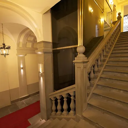 California Hotel
