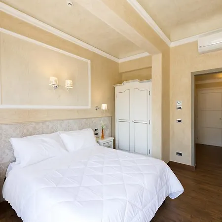 California Szálloda 4*